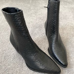 Matisse Boots never worn